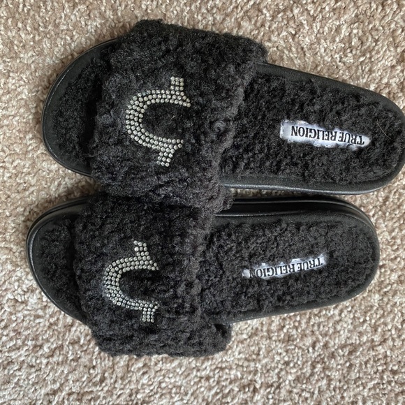 Black True Religion Slides - Picture 3 of 4